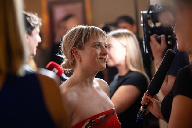 Premiere GENTLE MONSTER Jella Haase im Interview Premiere von GENTLE MONSTER im Delphi Filmpalast Kino in Berlin Copyright: xEventpressx