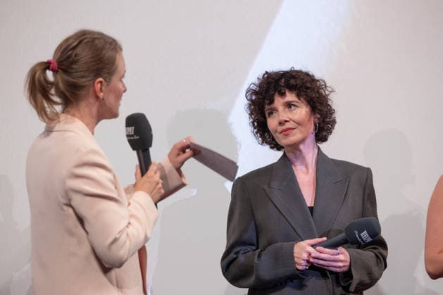 Premiere GENTLE MONSTER Bühnenpräsentation Q&A Marie Kreutzer Jella Haase Laurence Rupp Und Moderatorin Katrin Rönicke Premiere von GENTLE MONSTER im Delphi Filmpalast Kino in Berlin Copyright: xEventpressx