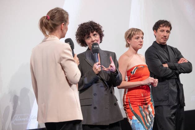 Premiere GENTLE MONSTER Bühnenpräsentation Q&A Marie Kreutzer Jella Haase Laurence Rupp Und Moderatorin Katrin Rönicke Premiere von GENTLE MONSTER im Delphi Filmpalast Kino in Berlin Copyright: xEventpressx