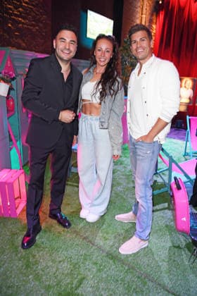 Lars Steinhöfel, Sandra Sicora, Josh Stanley beim PROMI BIG BROTHER REVEAL EVENT 2026 im Capitol Theater in Düsseldorf am 02.09.2026
