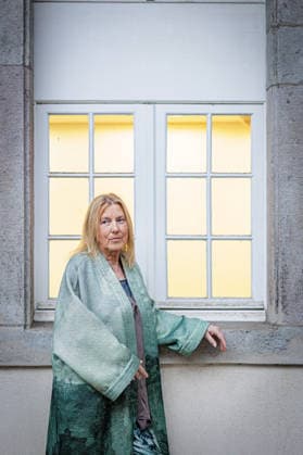 02.09.2026. Düsseldorf. Renate Aller (New Yorker Regisseurin und Fotografin) am Rande der Vernissage zur Werkschau Eva Rubinstein. Proof of Life im Museum für Gartenkunst, Schloss Benrath. Düsseldorf Schloss Benrath, Museum für Gartenkunst Nordrhein-Westfalen Deutschland