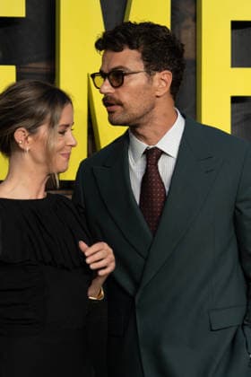 IPA88053551 - Theo James and a guest arrive at the premiere of The Gentlemen Season 2 in London  Copyright: xx xCristinaxMasseix 88053551