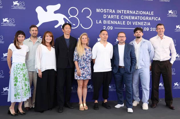 Rutger Hoedemaekers,Yusuke Kamata, Sigrid Dyekjaer, Erik Shirai, Teddy Leifer, Sam Stanley, Frederick Shanahan und Team beim Photocall zum Dokumentarfilm Sumo: Spirit Weighs Nothing auf der Biennale di Venezia 2026 83. Internationale Filmfestspiele von Venedig im Palazzo del Casino. Venedig, 03.09.2026