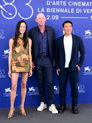 IPA88062874 - Venice, 83rd Venice International Film Festival 2026 - Day 2 - Photocall for Everest: The Other Side - Pictured: Elizabeth Chai Vasarhelyi, Jim Morrison, Jimmy Chin  Copyright: xAlbertoxTerenghix xPoolxPhotoxEventsx08x 88062874