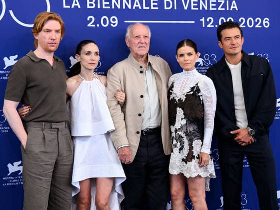 Entertainment Bilder des Tages IPA88064086 - Venice, 83rd Venice International Film Festival 2026 - Day 2 - Photocall for *The Great Bucking Fastard*: Pictured: Domhnall Gleeson, Orlando Bloom, Rooney Mara, Kate Mara, and Director Werner Herzog  Copyright: xAlbertoxTerenghix xPoolxPhotoxEventsx08x 88064086