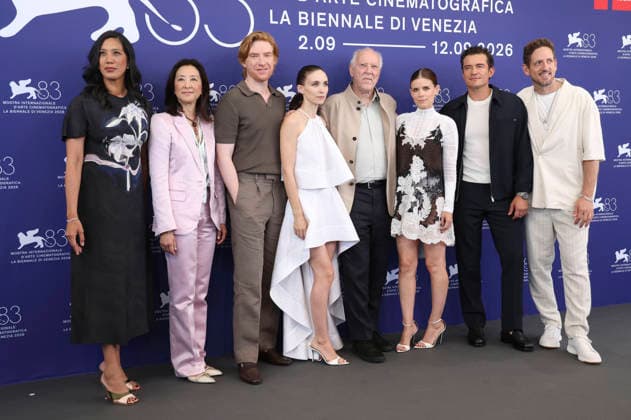 Agnes Chu, Clara Wu Tsai, Domhnall Gleeson, Rooney Mara, Werner Herzog, Kate Mara, Orlando Bloom und Ariel Leon Isacovitch beim Photocall zum Kinofilm Bucking Fastard auf der Biennale di Venezia 2026 83. Internationale Filmfestspiele von Venedig im Palazzo del Casino. Venedig, 03.09.2026