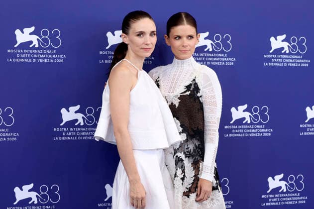 Rooney Mara mit Schwester Kate Mara beim Photocall zum Kinofilm Bucking Fastard auf der Biennale di Venezia 2026 83. Internationale Filmfestspiele von Venedig im Palazzo del Casino. Venedig, 03.09.2026