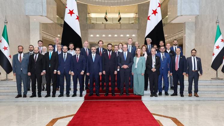 News Bilder des Tages Syrian President Ahmed al-Sharaa Meets German Business Delegation in Damascus Syrian President Ahmed al-Sharaa holds a roundtable meeting with Niels Annen, State Secretary at Germany’s Federal Ministry for Economic Cooperation and Development, representatives of German companies and members of the Syrian-German Business Council at the People’s Palace in Damascus, Syria, on September 3, 2026. Syrian officials also attended the meeting. Photo by Syrian Presidency apaimages Syria Syria Syrian Arab Republic 030926_Syria_SPO_00(4) Copyright: xapaimagesxSyrianxPresidencyx xapaimagesx