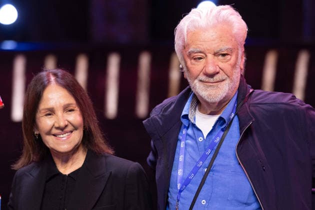 v.l. Regisseurin Dame Arlene PHILLIPS, und der Kostuembildner John NAPIER, Das Musical Starlight Express in Bochum praesentiert den schweizerischen Glacier Express TICK TACK als neuen Zug in der Show, Starlight Express Theater in Bochum, 12.06.2018.