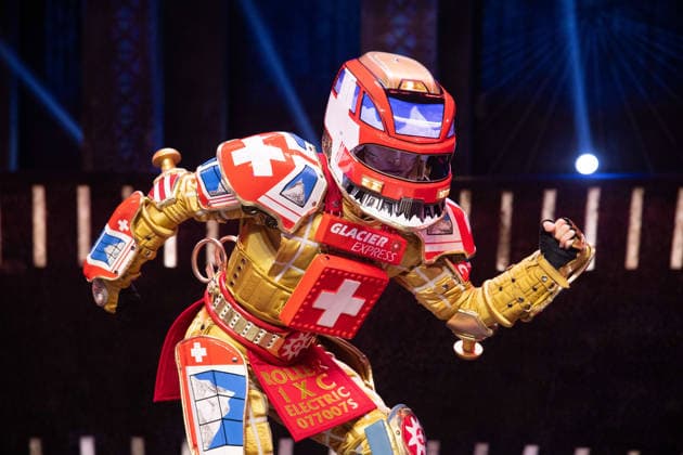Saenger Tom ROWLAND im Kostuem des neuen Zugs TICK TACK Das Musical Starlight Express in Bochum praesentiert den schweizerischen Glacier Express TICK TACK als neuen Zug in der Show, Starlight Express Theater in Bochum, 12.06.2018.