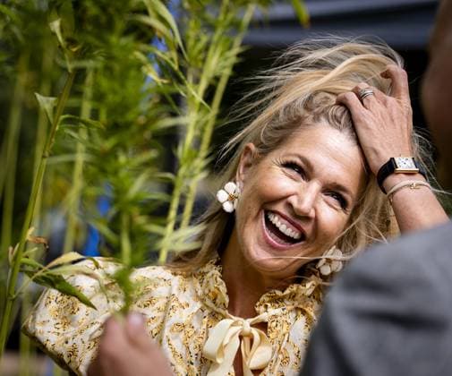 HENGELO - Queen Maxima during a visit to a fiber hemp grower as part of a working visit to the Achterhoek focused on biobased construction and making buildings more sustainable. SEM VAN DER WAL ANP netherlands out - belgium out  Copyright: xx x566955079x originalFilename: 566955079.jpg