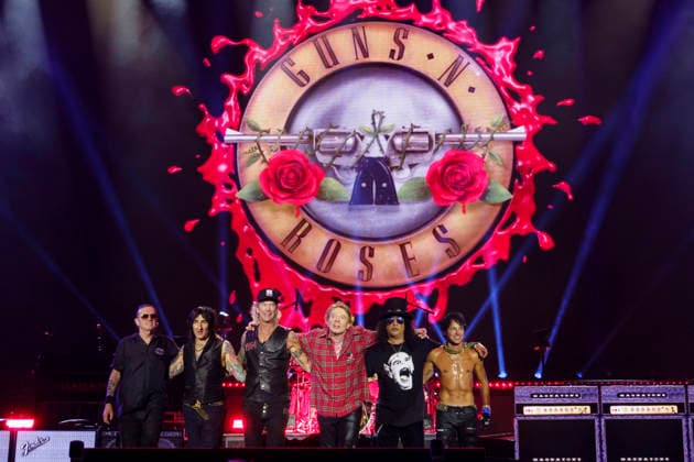 September 3, 2026, San Diego, California, USA: Dizzy Reed, Richard Fortus, Duff McKagan, Axl Rose, Slash and Isaac Carpenter of the rock band Guns N Roses greet the crowd after a concert at Snapdragon Stadium during the their 2026 World Tour. San Diego USA  - ZUMAa97_ 20260903_zaf_a97_010 Copyright: xK.C.xAlfredx