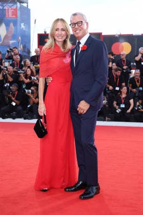 Dana Walden mit Ehemann Matthew Walden bei der Premiere des Kinofilms Wild Horse Nine auf der Biennale di Venezia 2023 83. Internationale Filmfestspiele von Venedig im Palazzo del Cinema. Venedig, 03.09.2026