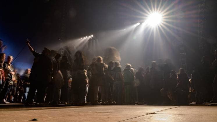 Bochum: Konzert Grossstadtgeflüster ** NUR FÜR REDAKTIONELLE ZWECKE ** EDITORIAL USE ONLY **<p>Zuschauer vor dem Konzert von Grossstadtgeflüster auf dem Zeltfestival am Donnerstag, den 3. September 2026, in Bochum. Deutschland NRW Bochum Copyright: UwexErnst