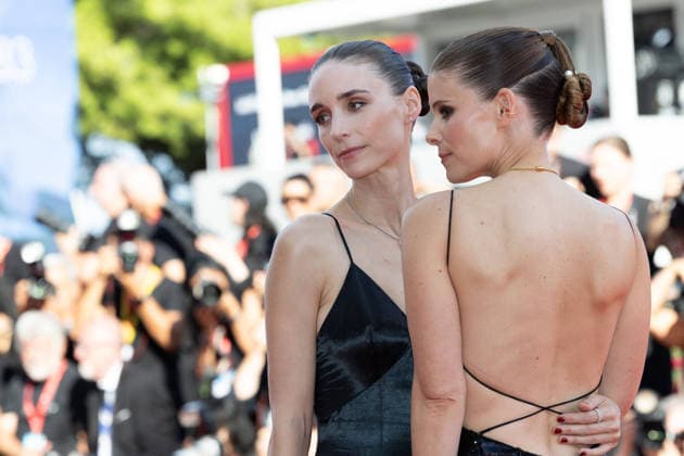 Bucking Fastard screening in Venice VENICE, ITALY - SEPTEMBER 03: Kate Mara and Rooney Mara attend the Bucking Fastard Screening during the 83rd Venice International Film Festival at Sala Grande on September 03, 2026 in Venice, Italy. CAP KA Kristina Afanasyeva Venice ITALY Copyright: xKristinaxAfanasyeva CapitalxPictx