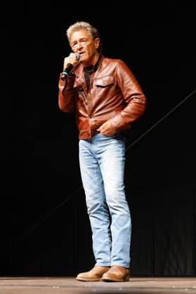 Peter Maffay bei der Veranstaltung Halle steht auf. Für Demokratie. Für Zusammenhalt. Für Sachsen-Anhalt. auf dem Marktplatz. Halle (Saale), 03.09.2028