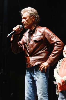 Peter Maffay bei der Veranstaltung Halle steht auf. Für Demokratie. Für Zusammenhalt. Für Sachsen-Anhalt. auf dem Marktplatz. Halle (Saale), 03.09.2028