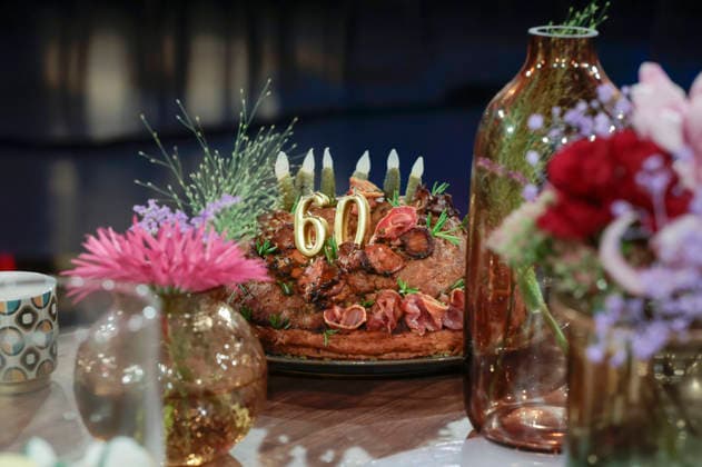 Geburtstagskuchen zum 60. Geburtstag für Torsten Sträter bei der Aufzeichnung der WDR-Talkshow Kölner Treff im WDR Studio BS 3. Köln, 03.09.2026