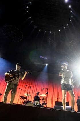 Christopher Annen, Severin Kantereit und Henning May von AnnenMayKantereit live bei einem Konzert in der ZAG-Arena. Hannover, 03.09.2026