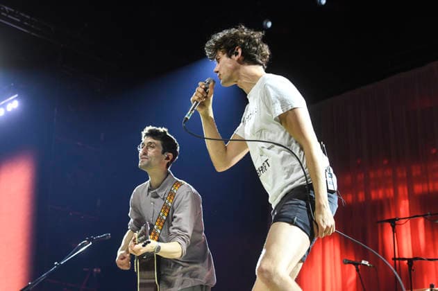 Christopher Annen und Henning May von AnnenMayKantereit live bei einem Konzert in der ZAG-Arena. Hannover, 03.09.2026