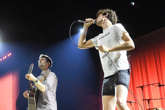Christopher Annen und Henning May von AnnenMayKantereit live bei einem Konzert in der ZAG-Arena. Hannover, 03.09.2026