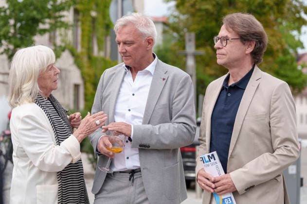 Margarethe von Trotta, Matthias Helwig und Felix Moeller bei der Eröffnung vom 20. Fünf Seen Filmfestival 2026 in der Schlossberghalle. Starnberg, 03.09.2026