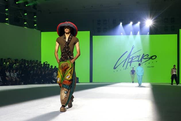 Seoul Fashion Week S S 2027 - Runway - CARUSO A model walks the runway for designer Chang Kwang Hyo s CARUSO collection during the Seoul Fashion Week S S 2027 at Dongdaemun Design Plaza (DDP) in Seoul, South Korea, on September 04, 2026. Seoul South Korea  Copyright: xMatrixxImagesx xJungxUi-Chelx