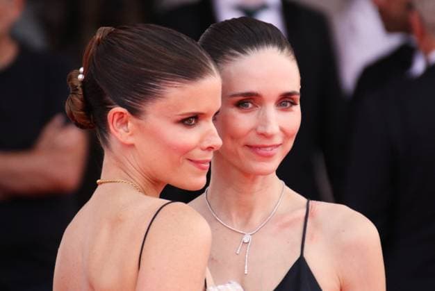 Filmfestival Venedig, Italien. September 3, 2026, Venice Lido, Veneto, Italy. Kate Mara and Rooney Mara during the Bucking Fastard - Red Carpet, during the 83rd Venice Film Festival at Venezia Lido.