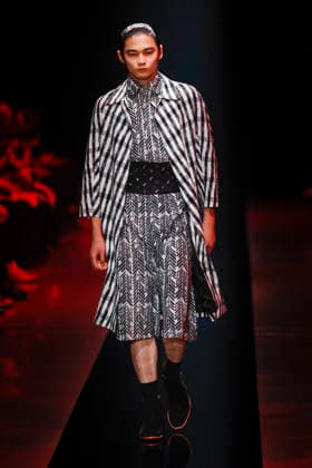 September 4, 2026, Tokyo, Japan: A model wearing fashion brand WISHARAWISH walks down the runway during the Rakuten Fashion Week TOKYO 2027 Spring Summer Collection. The fashion week runs from August 31 to September 5. Tokyo Japan  - ZUMAm191 20260904_aap_m191_056 Copyright: xRodrigoxReyesxMarinx