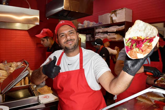 Eröffnung des veganen Dönerladens Döner Pro von Frederick Lau in der Oranienstraße 190 in Berlin-Kreuzberg. Berlin, 04.09.2026