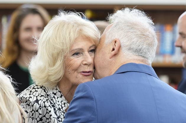 Queen Camilla visit to Liverpool Queen Camilla greets Children s Laureate Frank Cottrell-Boyce during a visit to Spellow Hub Community Library in Liverpool, which has reopened after the site was destroyed by rioters in August 2024. Picture date: Friday September 4, 2026. PA Photo. Spellow Hub Community Library was destroyed during riots in Liverpool, suffering extensive fire damage and water damage resulting from firefighting efforts. The arson attack prompted widespread public outrage and book donations poured , including items from The Queen and a number of authors including Frank Cottrell-Boyce and Nigella Lawson., Credit:Peter Byrne PA ROTA - B68 Avalon UK, Liverpool  Copyright: xPeterxByrnex xPAxROTAx-xB68x xAvalonx 1130690768