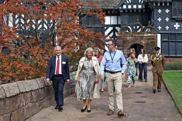 Queen Camilla Visits Liverpool LIVERPOOL, ENGLAND - SEPTEMBER 04: (L-R) Johnathon Douglas CBE, Baroness Jane Von Westenholz, Queen Camilla and Justin Pearce walk through the grounds of Speke Hall during her visit to Liverpool on September 04, 2026 in Liverpool, England. The Queen carried out the engagement as Patron of the National Literacy Trust., Credit:Matt McNulty PA ROTA - B68 Avalon United Kingdom, England, Liverpool  Copyright: xMattxMcNultyx xPAxROTAx-xB68x xAvalonx 1130705632