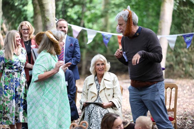 Queen Camilla Visits Liverpool LIVERPOOL, ENGLAND - SEPTEMBER 04: Johnathon Douglas CBE and Queen Camilla watch a Gruffalo inspired performance by Julia Donaldson for local schoolchildren in the woodlands of Speke Hall during her visit to Liverpool on September 04, 2026 in Liverpool, England. The Queen carried out the engagement as Patron of the National Literacy Trust., Credit:Matt McNulty PA ROTA - B68 Avalon United Kingdom, England, Liverpool  Copyright: xMattxMcNultyx xPAxROTAx-xB68x xAvalonx 1130705755