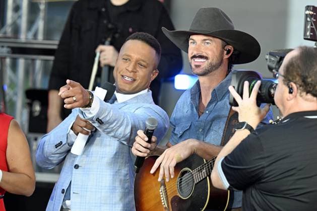 Entertainment Bilder des Tages RECORD DATE NOT STATED (NEW) Country music singer and song writer Riley Green in New York . September 4, 2026, New York City, U. S. A. Riley Green performed at the TODAY Show on NBC at Rockefeller Plaza in Rockefeller Center in New York. Green is known for songs such as, There Was This Girl? and in In Love by Now?. He also has album records such as Different Round Here?, and received New Male Artist of the Year Award for 2019 from the Academy of Country Music. Credit: Victor M. Matos Thenews2(Foto: Victor M. Matos Thenews2 imago images)  Copyright: xVictorxM.xMatosx