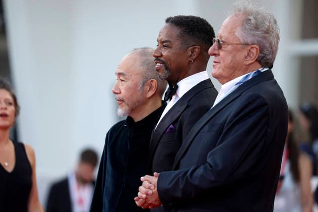 Shinya Tsukamoto, Rodney Hicks und Geoffrey Rush bei der Premiere des Kinofilms Mr. Nelson, Did You Kill People Nelson-san, anata wa hito o koro shimashita ka? auf der Biennale di Venezia 2023 83. Internationale Filmfestspiele von Venedig im Palazzo del Cinema. Venedig, 04.09.202+
