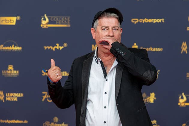 Leipzig - Große Preisverleihung in der Messe: Deutschlands größter Publikumspreis wird zum 32. Mal verliehen 04.09.2026 ab 18 Uhr Leipzig, Messe-Allee 1 (Leipziger Messe) Im Foto: Michael Hirte, Musiker Deutschlands größter Publikumspreis, die Goldene Henne wird am 4. September 2026 zum 32. Mal vergeben. Die Preisverleihung findet erneut in Leipzig statt und wird vor rund 4.500 Zuschauern in der HALLE:EINS der Leipziger Messe zum zweiten Mal in der ARD live ab 20.15 Uhr übertragen. Die Preise in den Kategorien Entertainment, Film & Fernsehen, Musik und Sport werden traditionell von den Zuschauern bestimmt. Leipzig Leipziger Messe Sachsen Deutschland Copyright: xEHLxMedia BjörnxStachx 20260904_goldenehenne-leipzig-roterteppich_2