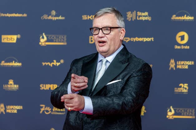 Leipzig - Große Preisverleihung in der Messe: Deutschlands größter Publikumspreis wird zum 32. Mal verliehen 04.09.2026 ab 18 Uhr Leipzig, Messe-Allee 1 (Leipziger Messe) Im Foto: Hans-Peter Wilhelm (Hape) Kerkeling, Komiker Deutschlands größter Publikumspreis, die Goldene Henne wird am 4. September 2026 zum 32. Mal vergeben. Die Preisverleihung findet erneut in Leipzig statt und wird vor rund 4.500 Zuschauern in der HALLE:EINS der Leipziger Messe zum zweiten Mal in der ARD live ab 20.15 Uhr übertragen. Die Preise in den Kategorien Entertainment, Film & Fernsehen, Musik und Sport werden traditionell von den Zuschauern bestimmt. Leipzig Leipziger Messe Sachsen Deutschland Copyright: xEHLxMedia BjörnxStachx 20260904_goldenehenne-leipzig-roterteppich_34