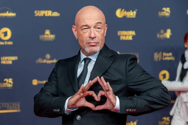 Leipzig - Große Preisverleihung in der Messe: Deutschlands größter Publikumspreis wird zum 32. Mal verliehen 04.09.2026 ab 18 Uhr Leipzig, Messe-Allee 1 (Leipziger Messe) Im Foto: Bernd Heinrich Graf (Der Graf), Sänger und Frontmann von Unheilig Deutschlands größter Publikumspreis, die Goldene Henne wird am 4. September 2026 zum 32. Mal vergeben. Die Preisverleihung findet erneut in Leipzig statt und wird vor rund 4.500 Zuschauern in der HALLE:EINS der Leipziger Messe zum zweiten Mal in der ARD live ab 20.15 Uhr übertragen. Die Preise in den Kategorien Entertainment, Film & Fernsehen, Musik und Sport werden traditionell von den Zuschauern bestimmt. Leipzig Leipziger Messe Sachsen Deutschland Copyright: xEHLxMedia BjörnxStachx 20260904_goldenehenne-leipzig-roterteppich_54