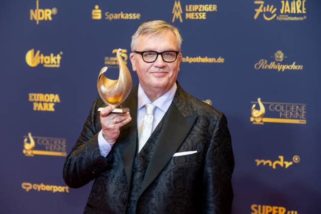 Leipzig - 32. Goldene Henne in Leipzig: Hape Kerkeling erhält die Goldene Henne bei der Publikumswahl Film & Fernsehen 04.09.2026 ab 18 Uhr Leipzig, Messe-Allee 1 (Leipziger Messe) Fotograf:EHL Media Björn Stach im Foto: Hape Kerkeling erhält die Goldene Henne bei der Publikumswahl Film & Fernsehen Deutschlands größter Publikumspreis, die Goldene Henne wird am 4. September 2026 zum 32. Mal vergeben. Die Preisverleihung findet erneut in Leipzig statt und wird vor rund 4.500 Zuschauern in der HALLE:EINS der Leipziger Messe zum zweiten Mal in der ARD live ab 20.15 Uhr übertragen. Die Preise in den Kategorien Entertainment, Film & Fernsehen, Musik und Sport werden traditionell von den Zuschauern Copyright: xEHLxMedia BjörnxStachx 20260904_Leipzig-Goldene-Hape_Kerkeling_8