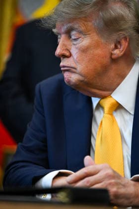 September 4, 2026, Washington, District Of Columbia, USA: WASHINGTON, DC - SEPTEMBER 4: United States President Donald J Trump makes an announcement on taking action to help farmers and ranchers with meat processing on Friday, Sept. 4, 2026 in the Oval Office of the White House in Washington, DC, USA Washington USA  - ZUMAs152 20260904_faa_s152_002 Copyright: xAnnabellexGordonx-xPoolxviaxCNPx