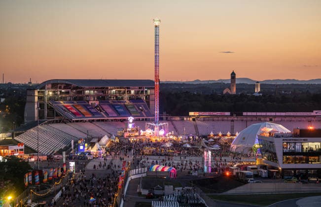 Übersicht beim Glücksgefühle Festival auf dem Hockenheimring. Hockenheim Baden-Württemberg Deutschland