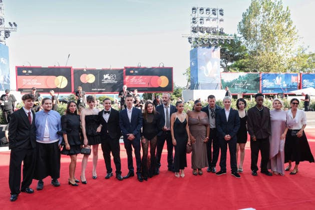 Zoe Monpart (4th from left), Kenji Peyran (6th from left), Malou Khebizi (7th from left), director Cédric Kahn (8th from left), Raphaël Besson (6th R), Sophie Guillemin (2nd R), and the cast and crew attending the screening of *A Place to Heal* (September 15–18) during the 83rd Venice International Film Festival at the Sala Grande on September 4, 2026, in Venice, Italy. Lucia Sabatelli, Venice, Italy Copyright: xLuciaxSabatellix xBestimagexLuciaxSabatellix xBestimagex