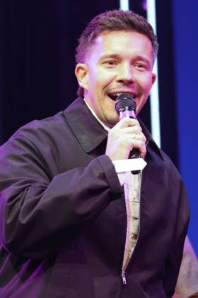 Nico Santos besucht das Stage Musical MJ Nico Santos, Nico Santos besucht das Stage Musical MJ, Theater an der Elbe, Hamburg, 04.09.2026 Copyright: xEventpressxBecherx