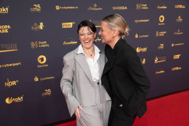 Goldene Henne 2026 Roter Teppich Roter Teppich Tahnee Schaffarczyk und Ehefrau Juliette Schoppmann Goldene Henne 2026, 04.09.2026, Leipzig Copyright: xEventpressxFuhrx