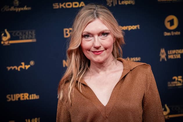 LEIPZIG, DEUTSCHLAND 4. SEPTEMBER 2026 Verleihung der Goldenen Henne 2026 auf dem roten Teppich in der Messehalle 1 in Leipzig. Bei der Gala werden erneut Persönlichkeiten aus Unterhaltung, Fernsehen, Musik und Sport ausgezeichnet. Johanna Christine Gehlen und Ehemann Sebastian Bezzel Goldene Henne 2026 - Roter Teppich
