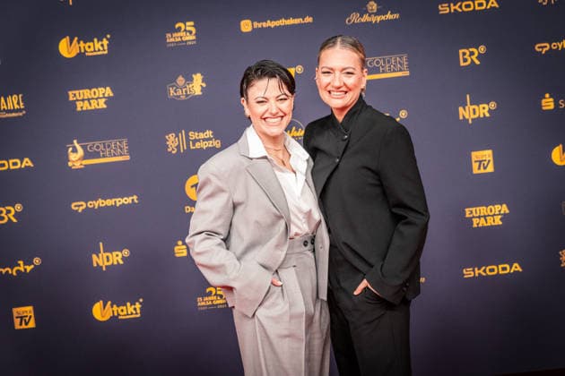 LEIPZIG, DEUTSCHLAND 4. SEPTEMBER 2026 Verleihung der Goldenen Henne 2026 auf dem roten Teppich in der Messehalle 1 in Leipzig. Bei der Gala werden erneut Persönlichkeiten aus Unterhaltung, Fernsehen, Musik und Sport ausgezeichnet. Tahnee (Tahnee Schaffarczyk) und Ehefrau Juliette Schoppmann Goldene Henne 2026 - Roter Teppich
