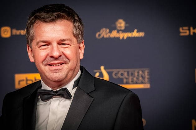 LEIPZIG, DEUTSCHLAND 4. SEPTEMBER 2026 Verleihung der Goldenen Henne 2026 auf dem roten Teppich in der Messehalle 1 in Leipzig. Bei der Gala werden erneut Persönlichkeiten aus Unterhaltung, Fernsehen, Musik und Sport ausgezeichnet. Sven Schulze mit Dieter Hallervorden Goldene Henne 2026 - Roter Teppich