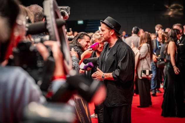 LEIPZIG, DEUTSCHLAND 4. SEPTEMBER 2026 Verleihung der Goldenen Henne 2026 auf dem roten Teppich in der Messehalle 1 in Leipzig. Bei der Gala werden erneut Persönlichkeiten aus Unterhaltung, Fernsehen, Musik und Sport ausgezeichnet. Johannes Oerding Goldene Henne 2026 - Roter Teppich