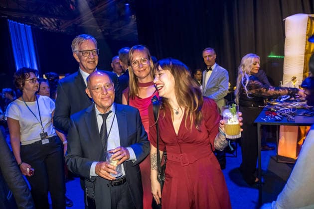 LEIPZIG, DEUTSCHLAND 4. SEPTEMBER 2026 Verleihung der Goldenen Henne 2026 in der Messehalle 1 in Leipzig. Bei der Gala werden erneut Persönlichkeiten aus Unterhaltung, Fernsehen, Musik und Sport ausgezeichnet. Hier die After Show Party mit: Heidi Reichineck, Gregor Gysi, Dietmar Bartsch Goldene Henne 2026 - Roter Teppich