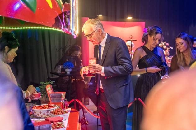 LEIPZIG, DEUTSCHLAND 4. SEPTEMBER 2026 Verleihung der Goldenen Henne 2026 in der Messehalle 1 in Leipzig. Bei der Gala werden erneut Persönlichkeiten aus Unterhaltung, Fernsehen, Musik und Sport ausgezeichnet. Hier die After Show Party mit: Dietmar Bartsch Goldene Henne 2026 - Roter Teppich